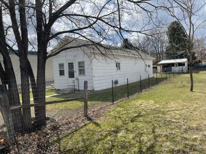 114 N Harley Ave - Photo 2 of 5