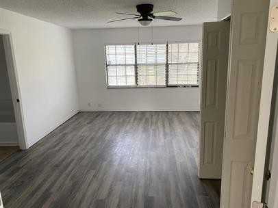 127 Underwood Dr - Photo 2 of 7