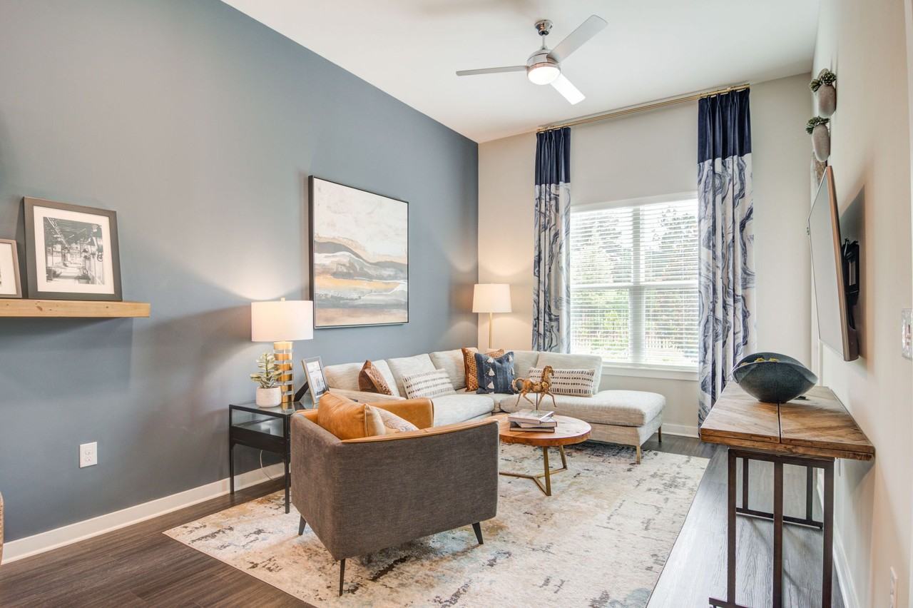 The Edison Sugarloaf Apartments - Photo 5 of 36