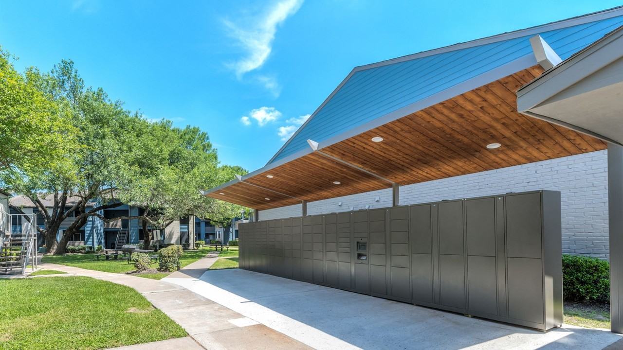 Warwick at Westchase - Photo 5 of 14