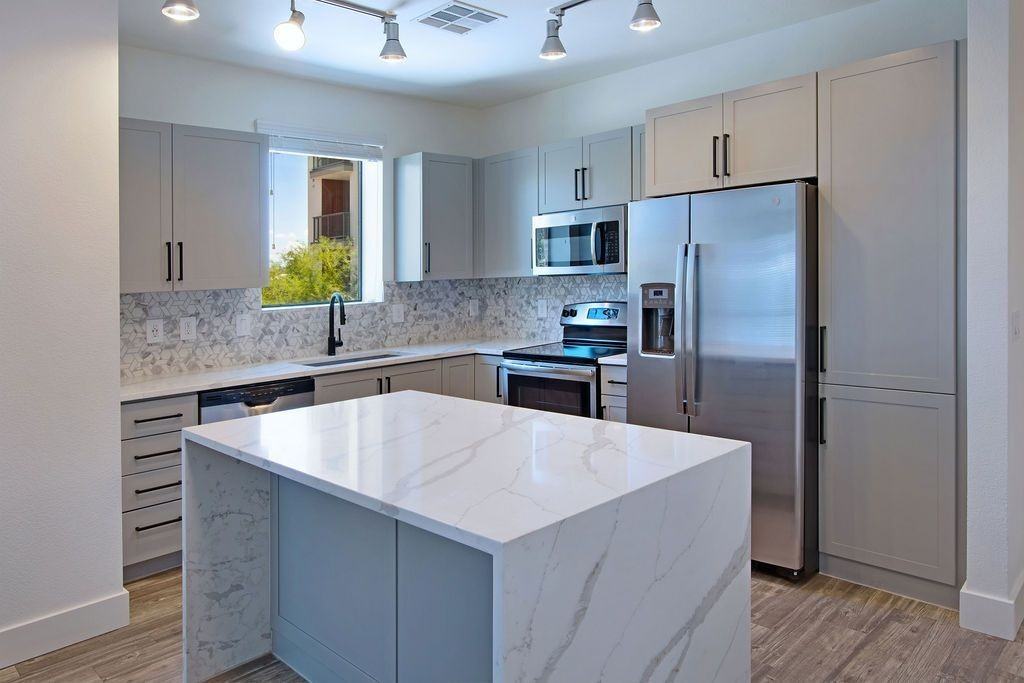 Mason Oliver - Photo 7 of 20