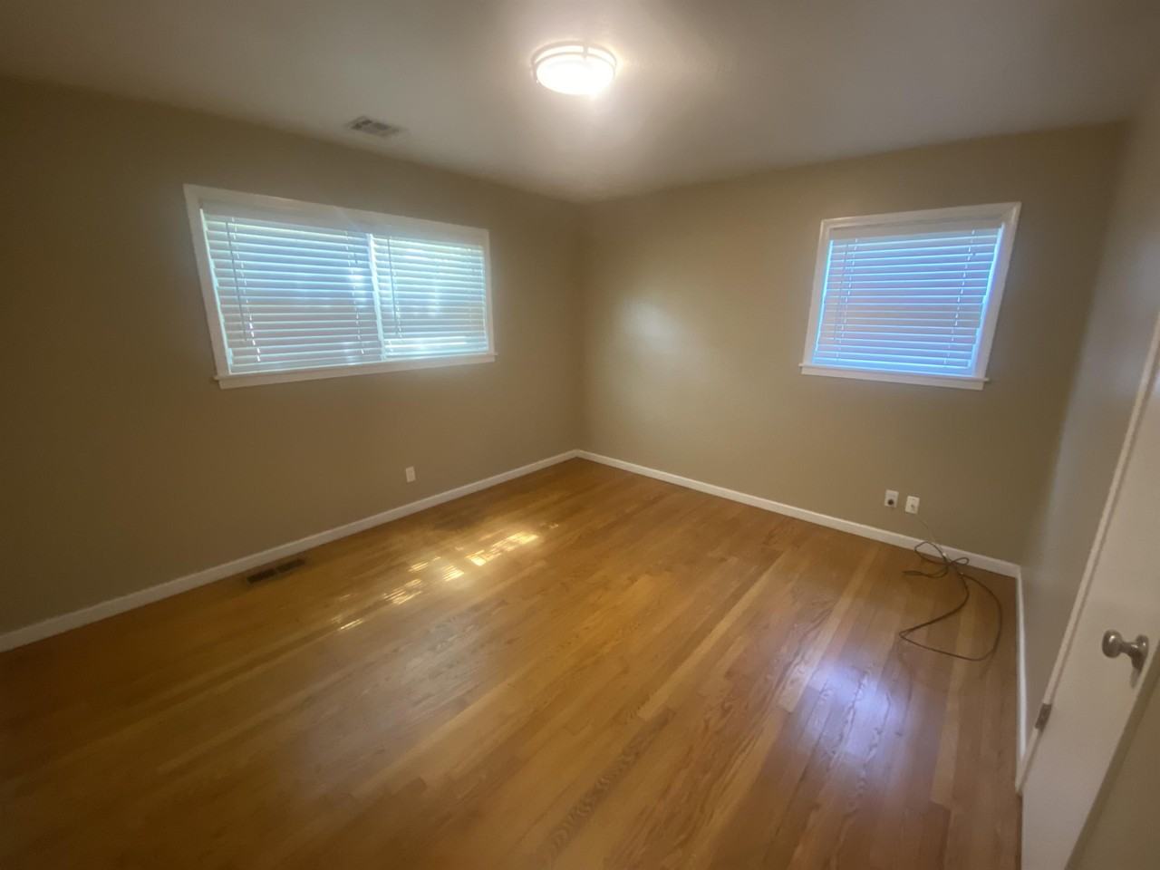 3019 Independence St #1 - Photo 5 of 12