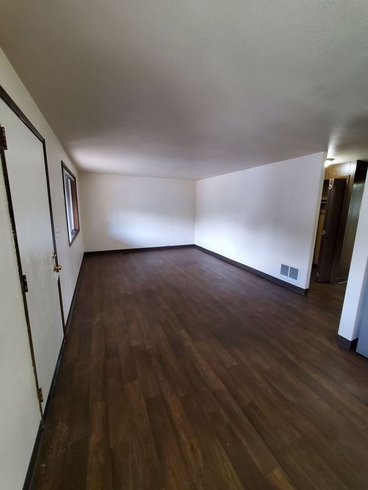 147 Connecticut Ave Se - Photo 3 of 15
