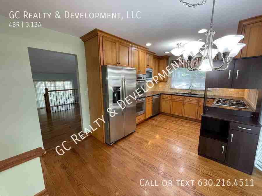 206 E Hackberry Dr - Photo 3 of 32