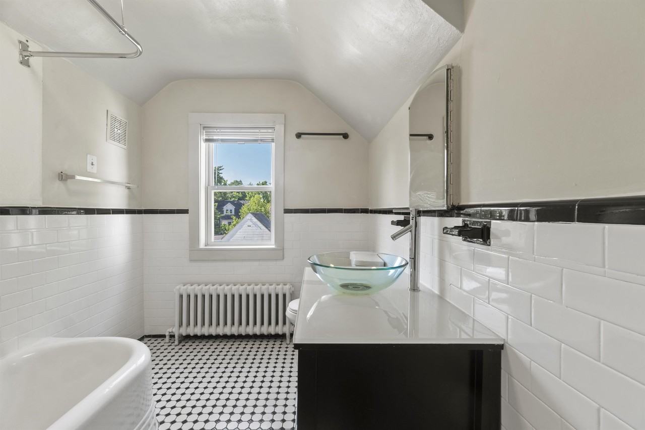 4611 Knox Road #1 - Photo 4 of 8