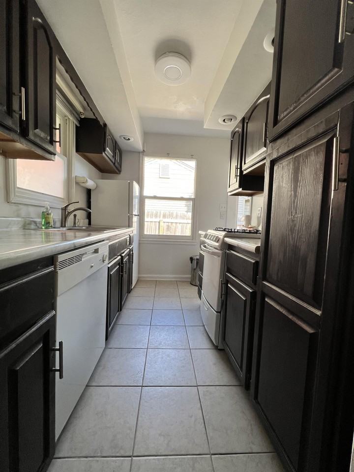 849 Berkley Rd #849 - Photo 4 of 12