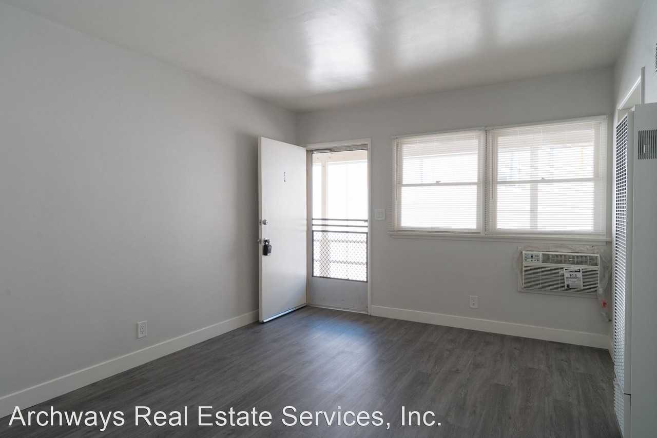 22719 Del Valle Street - Photo 3 of 10