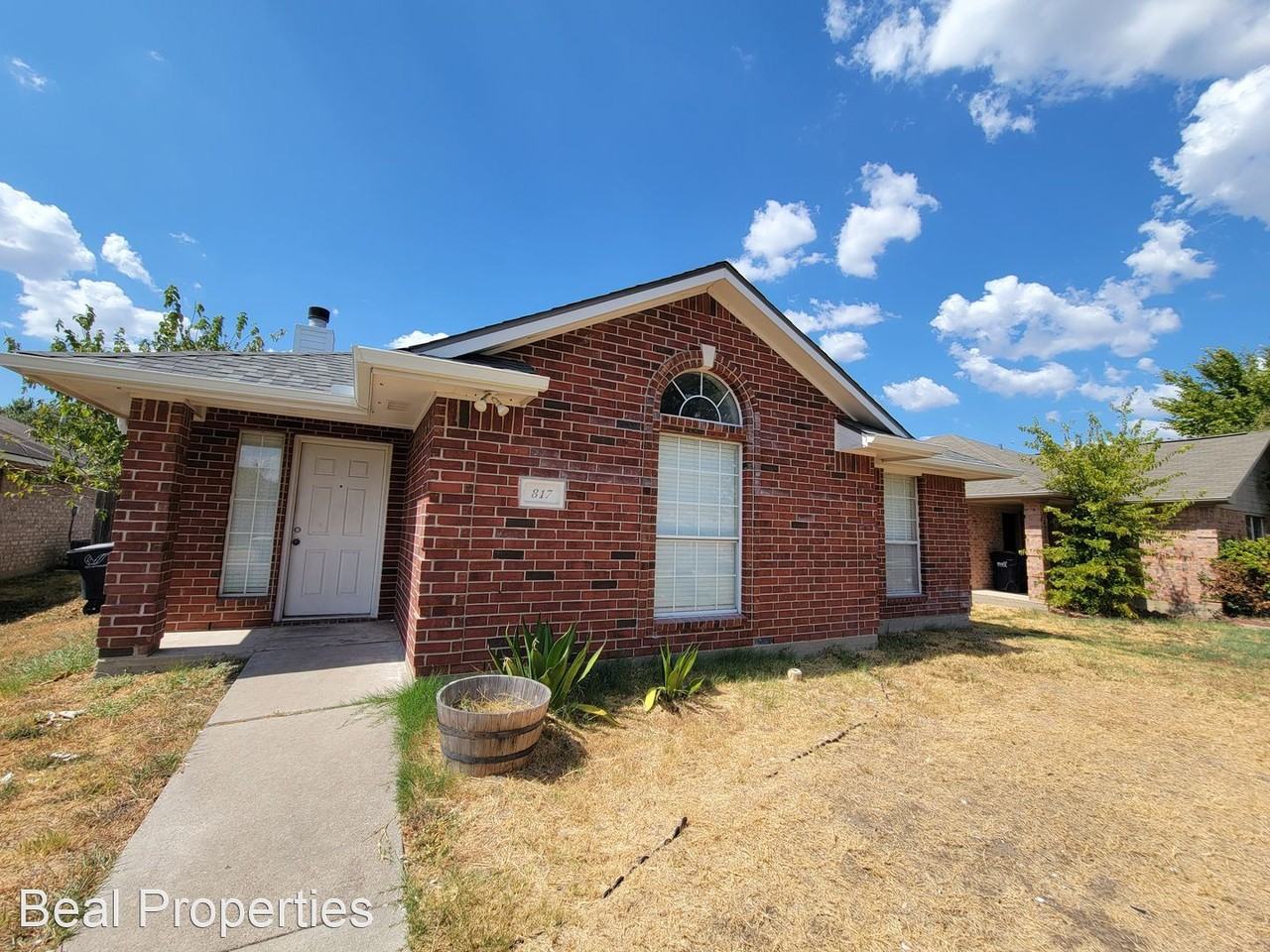 817 Azalea Ct - Photo 2 of 21