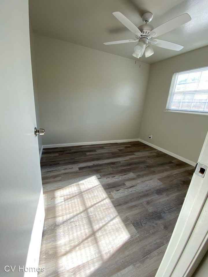 4332 45th Ave - Photo 2 of 17