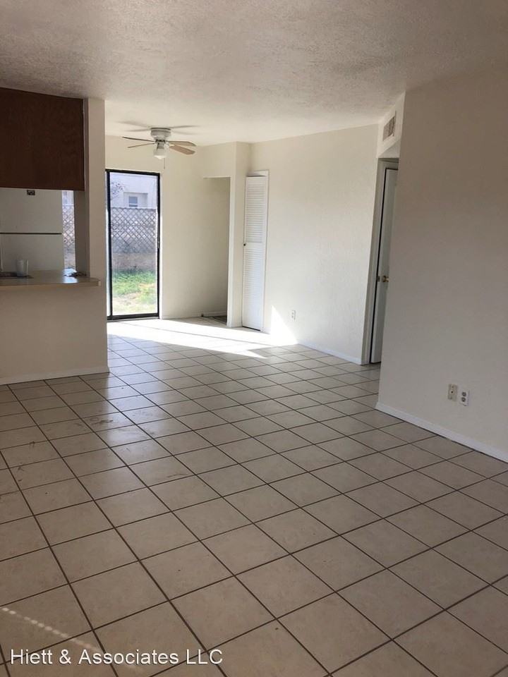 5520 Oakbriar Circle - Photo 3 of 9