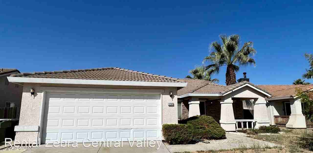 1209 Duck Blind Cir - Photo 2 of 26
