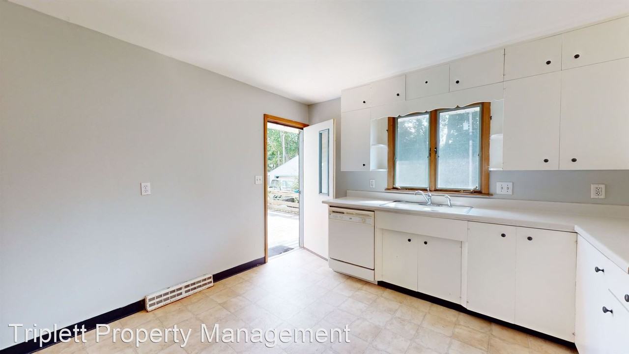 1318 Wilson Ave - Photo 2 of 23