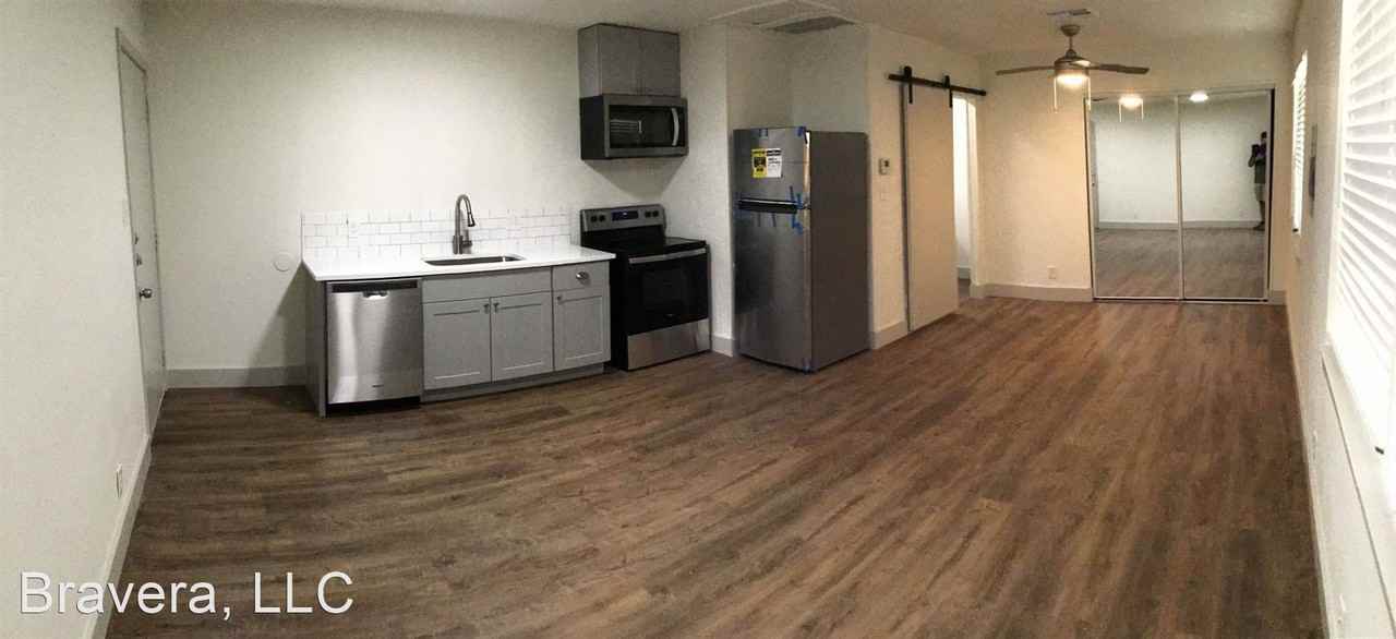 110 N Willomet Ave - Photo 2 of 4