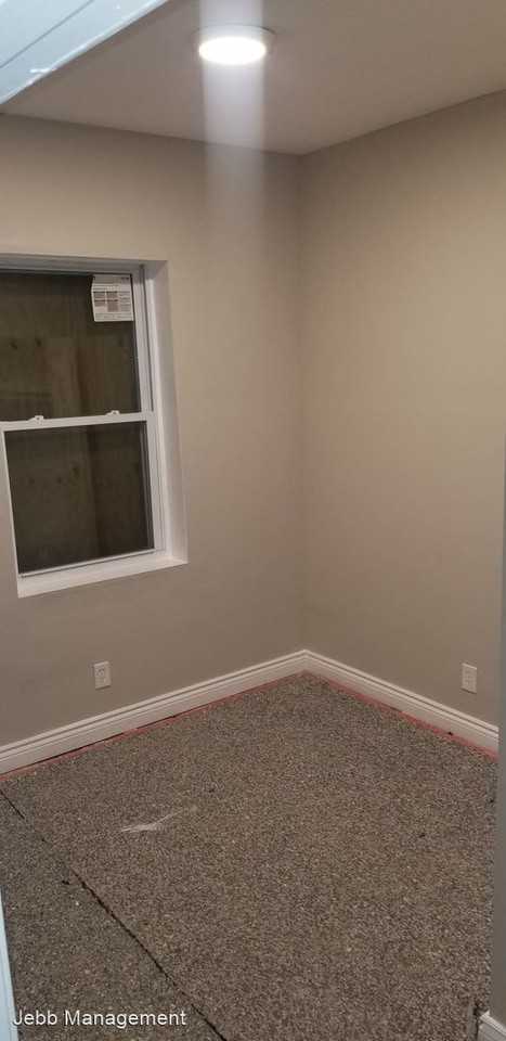 7225 S Union Ave - Photo 2 of 8