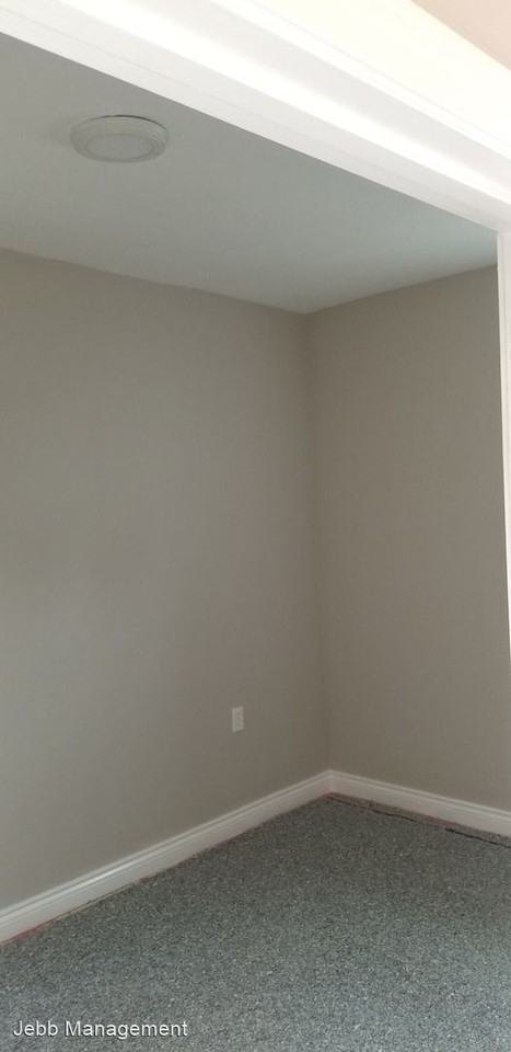 7225 S Union Ave - Photo 3 of 8