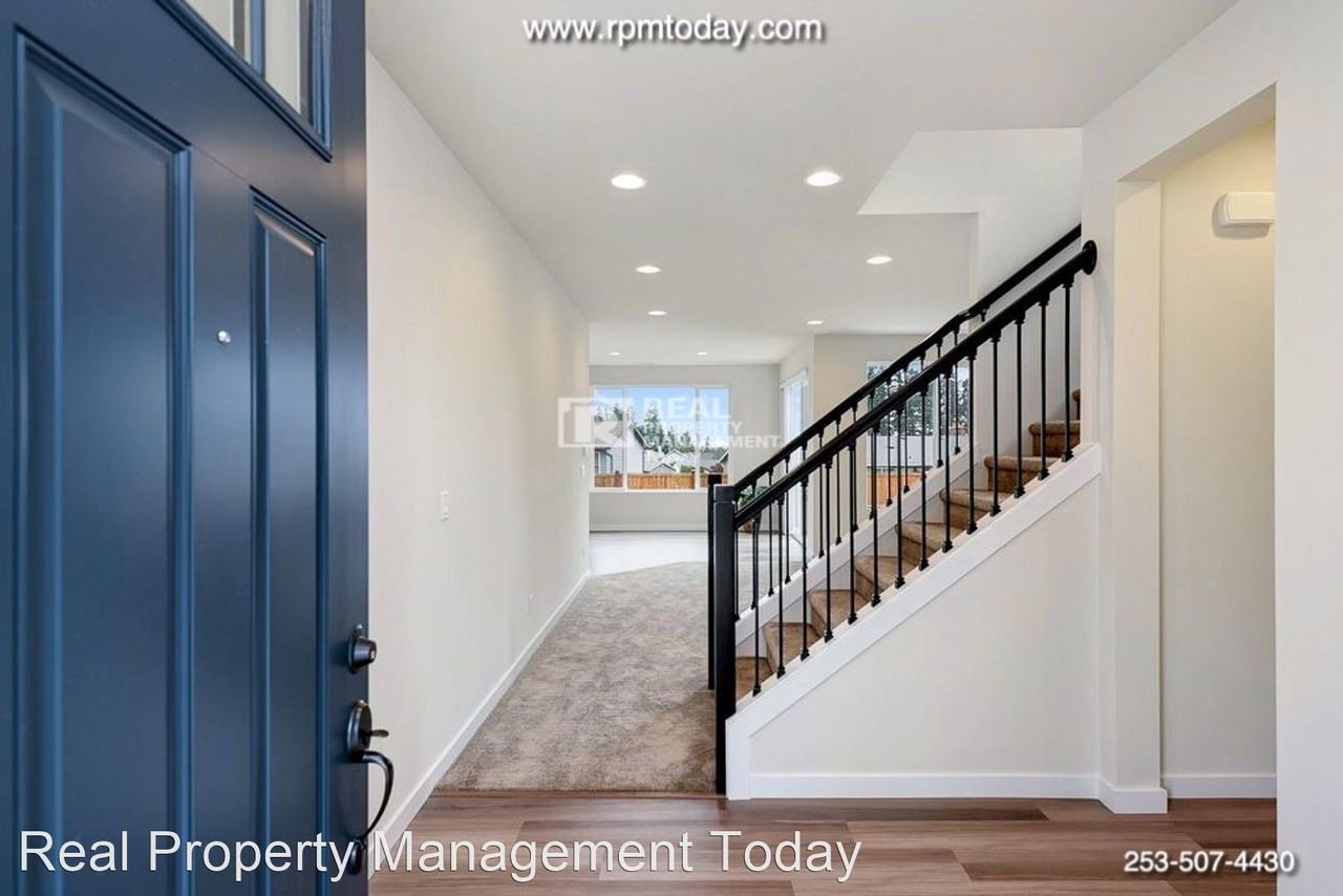 5656 S 302nd St - Photo 2 of 21