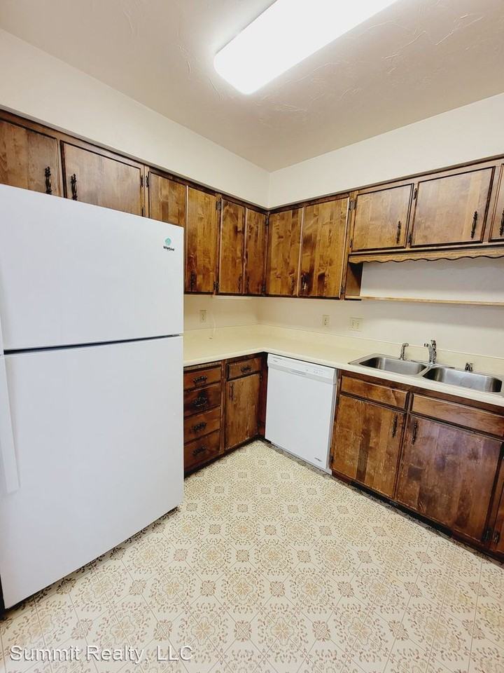 1006 Coogan 1-4 - Photo 3 of 16