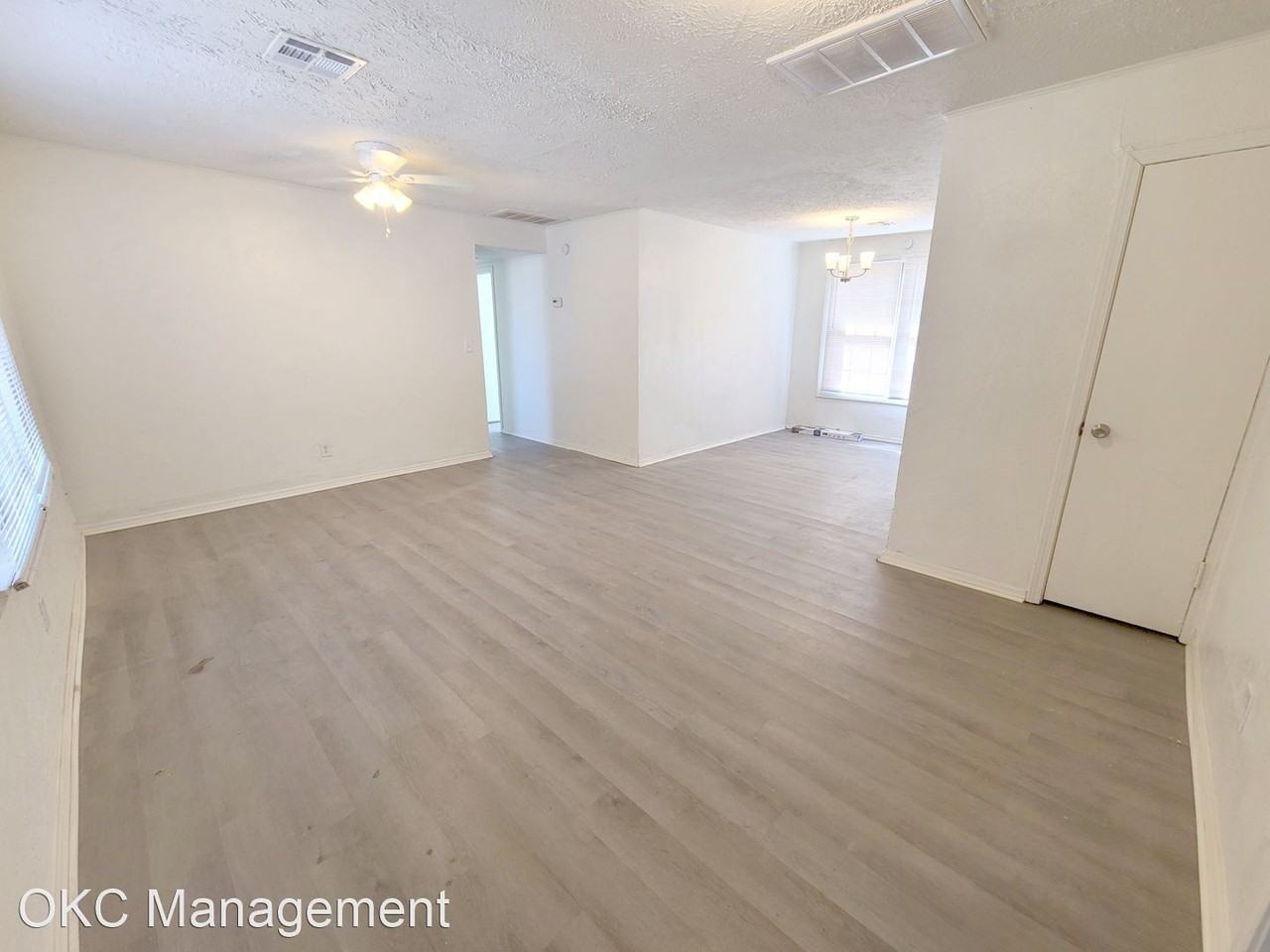 5916 Nw 59th St - Photo 3 of 18