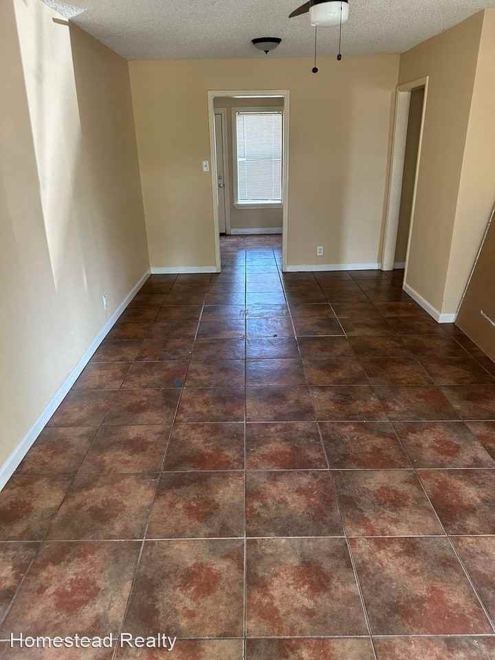 725/727 E Caston - Photo 2 of 5