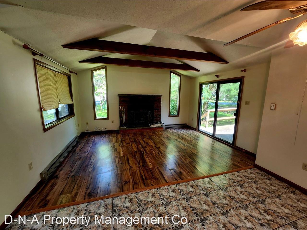 272 Coach Rd - Photo 3 of 7