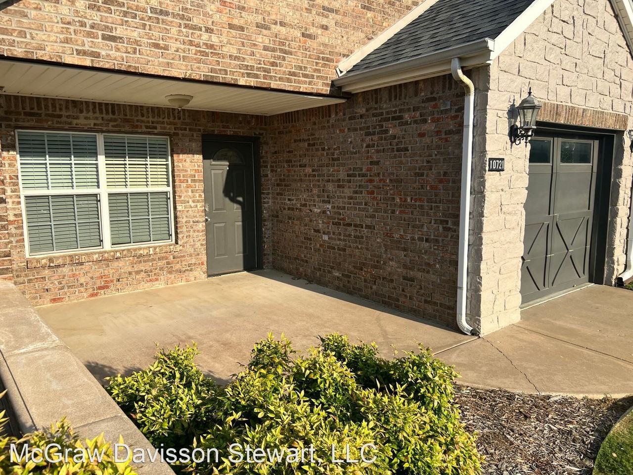 10711 Douglas Cir - Photo 2 of 21