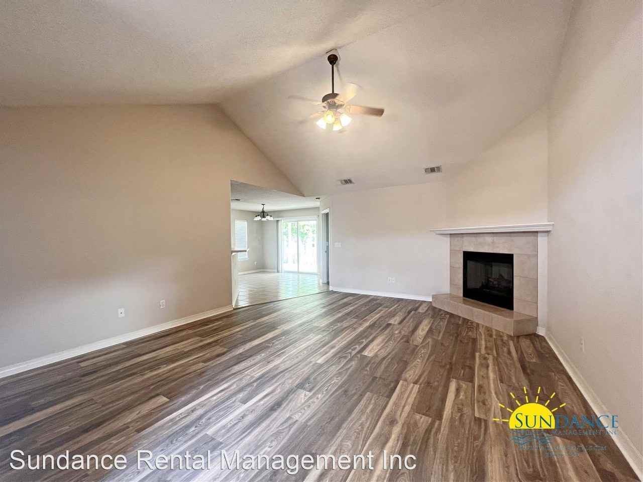 207 Stephen Ave - Photo 3 of 25