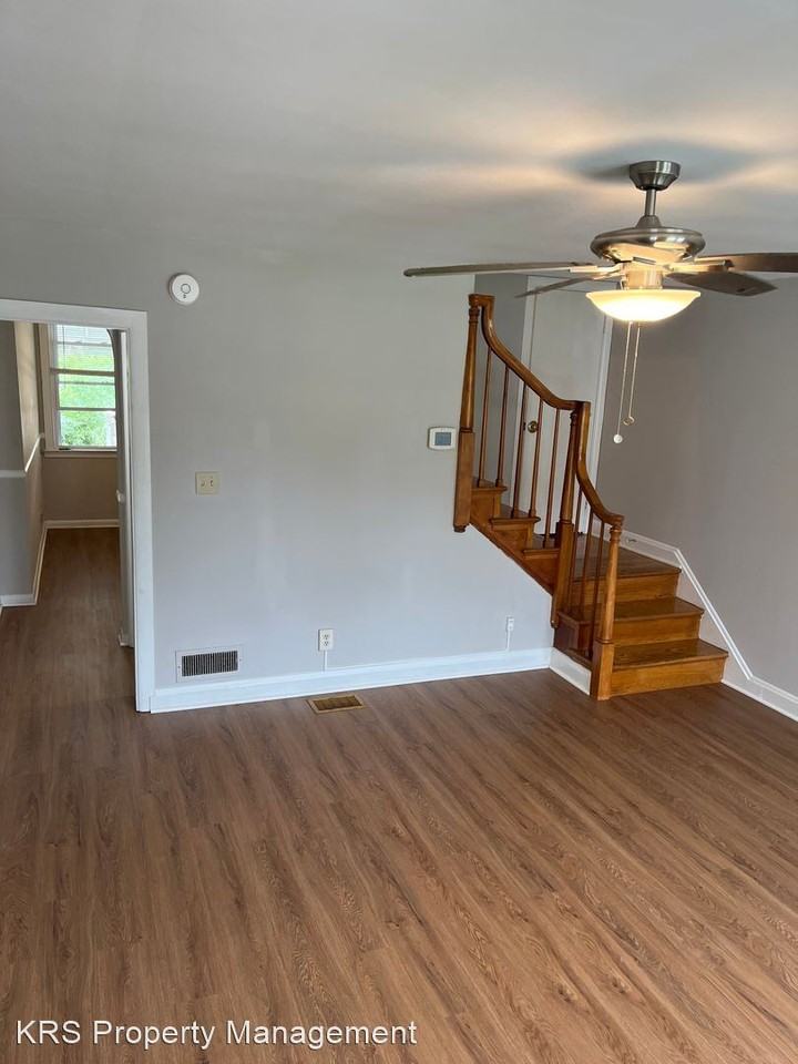 266 E Susquehanna Ave - Photo 2 of 12