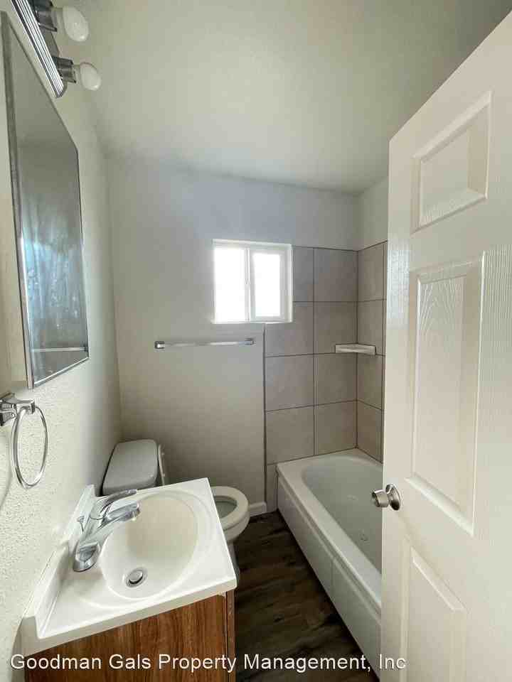 4698 Ardmore Way untis A, B, C, and D - Photo 3 of 5