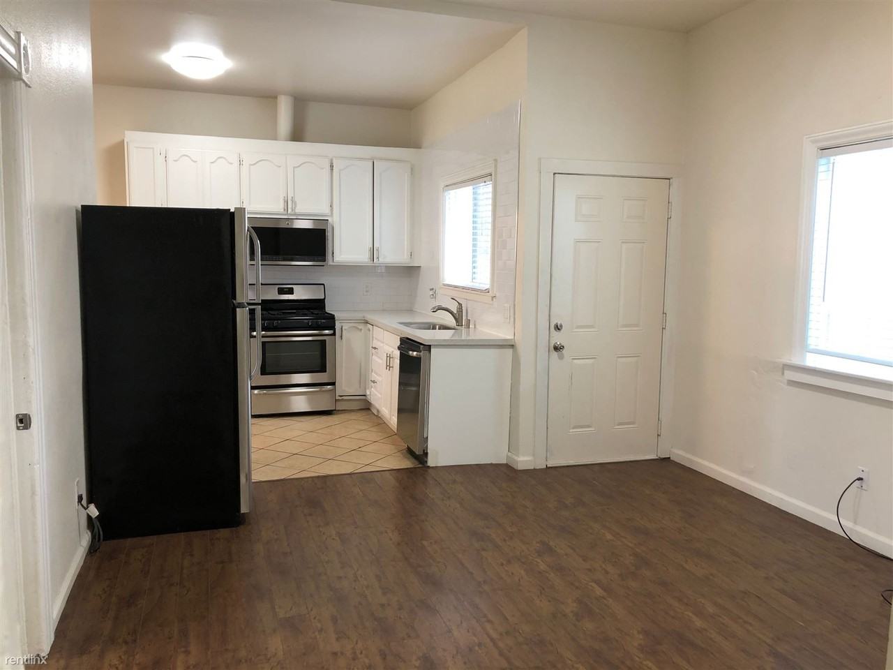 774 22nd St - Photo 3 of 12