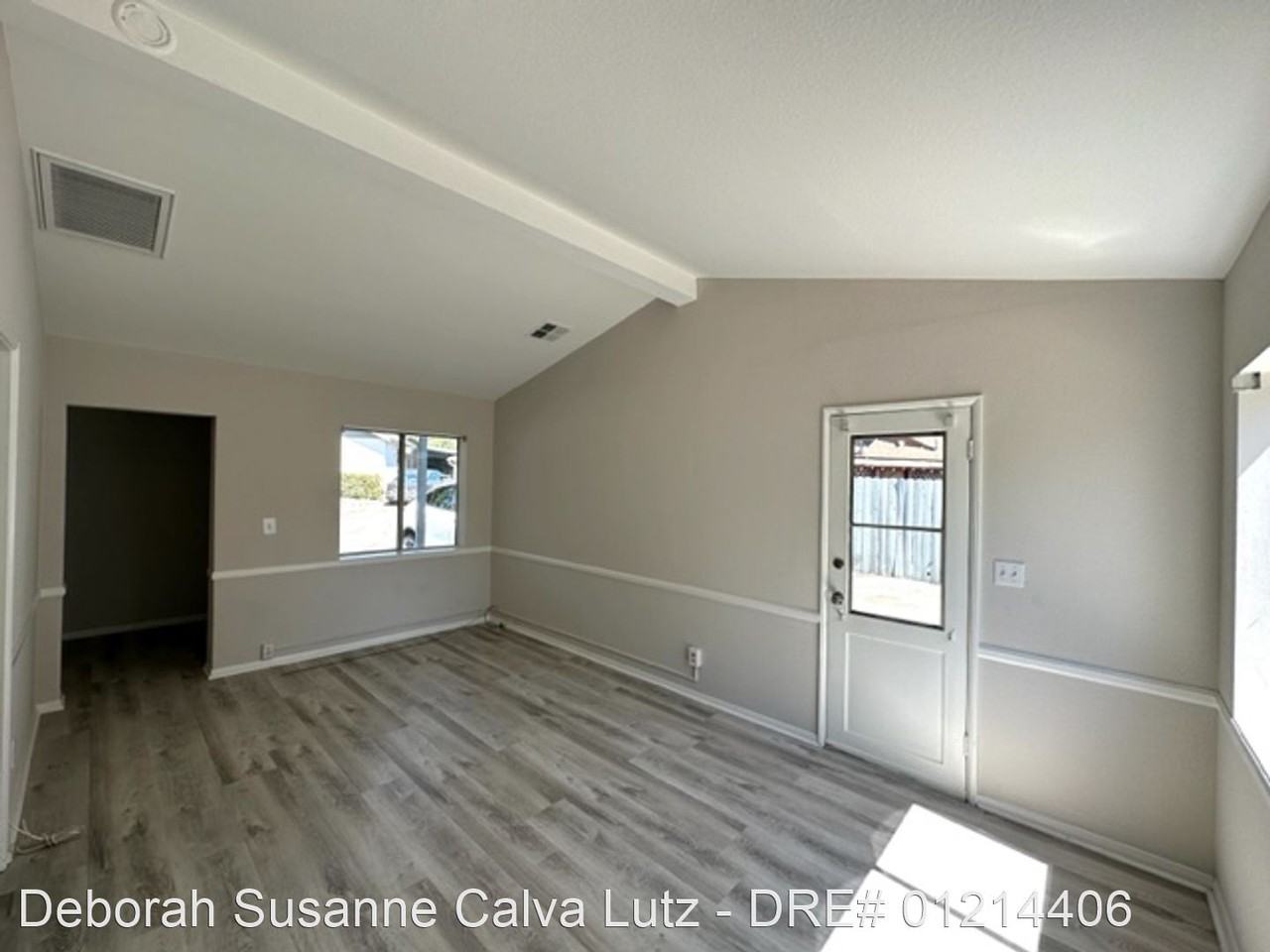 2404 Fairway Ave - Photo 2 of 14