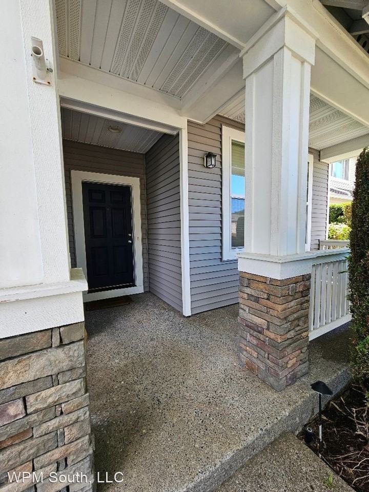 4409 S 221st St - Photo 3 of 28