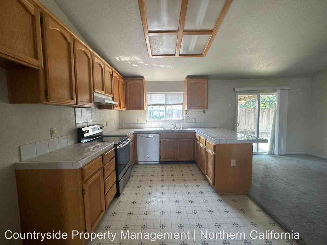 1148 Highlands Park Dr - Photo 3 of 7