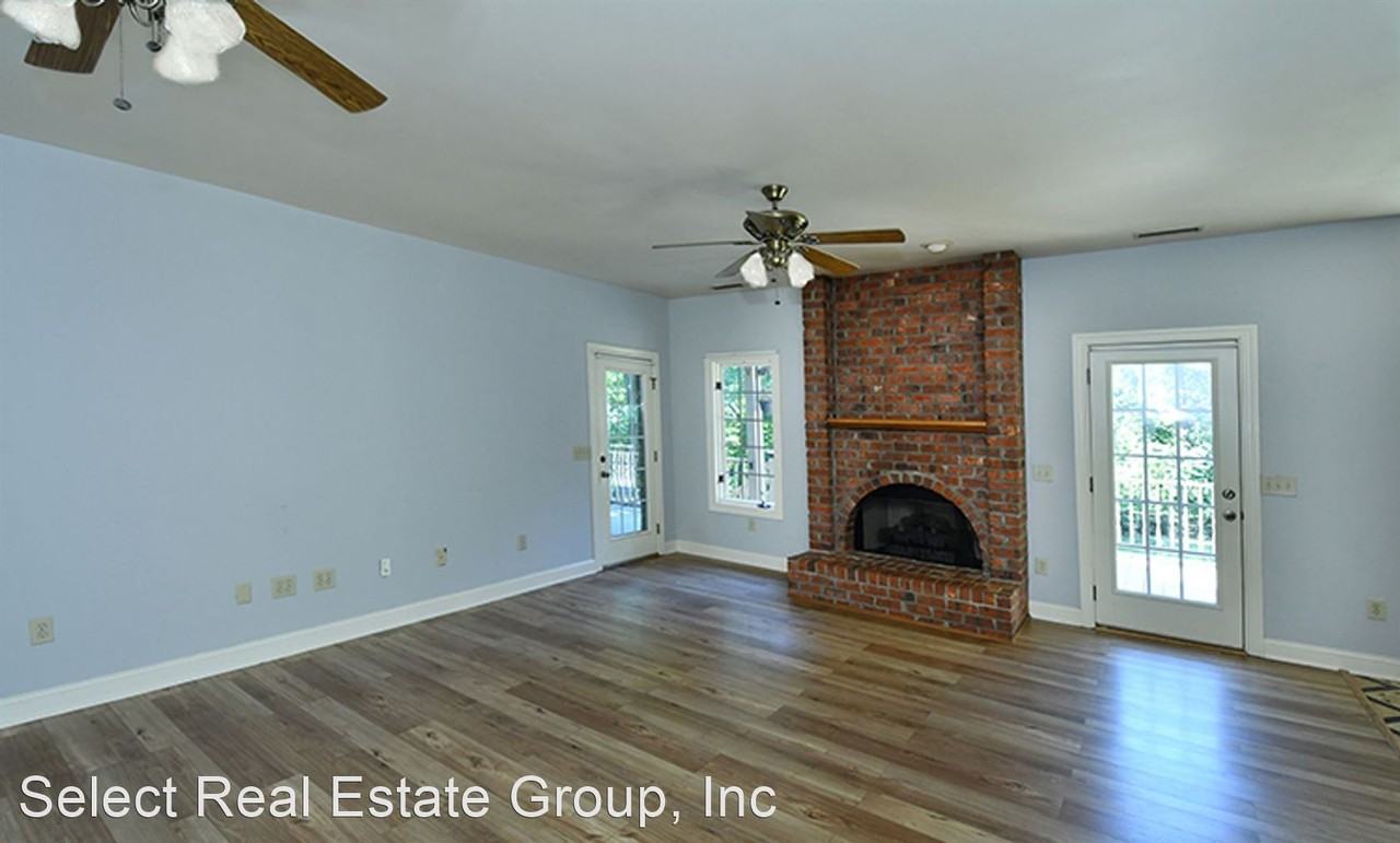 1070 Rosewood Dr - Photo 3 of 36