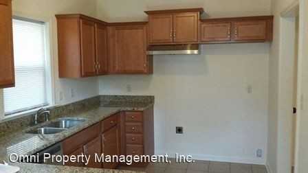 641 S Greer St - Photo 2 of 7