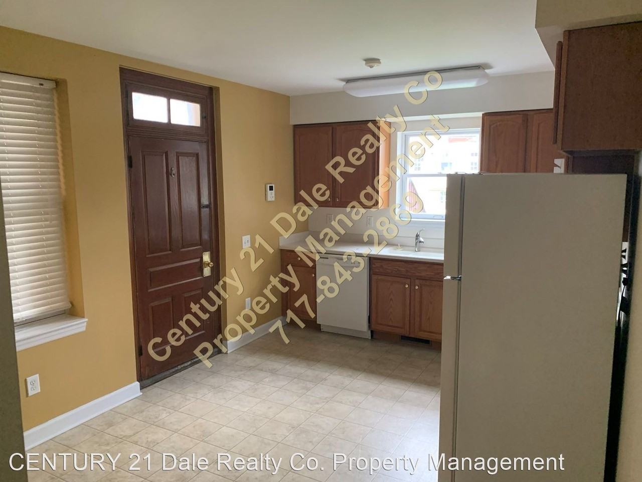 735 Linden Ave. - Photo 3 of 13