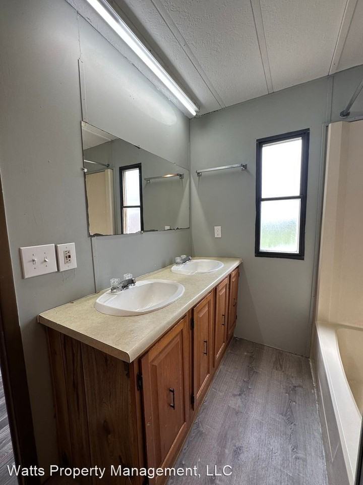 155 Valentine Dr - Photo 3 of 12