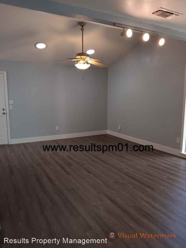 5549 Eagle View Way - Photo 3 of 9