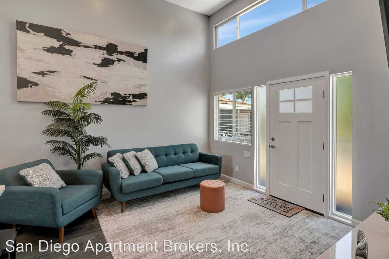 2270 El Prado Ave - Photo 2 of 25