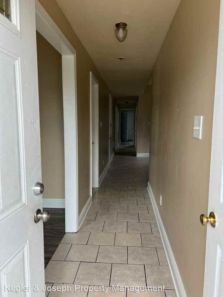 2713-15 Annette Street - Photo 2 of 12
