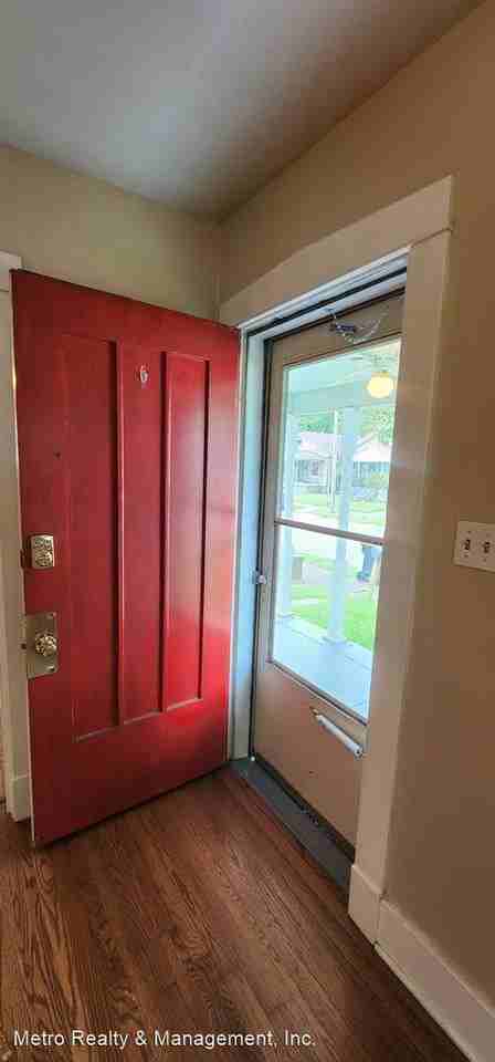 606 E Brandeis Ave - Photo 3 of 49