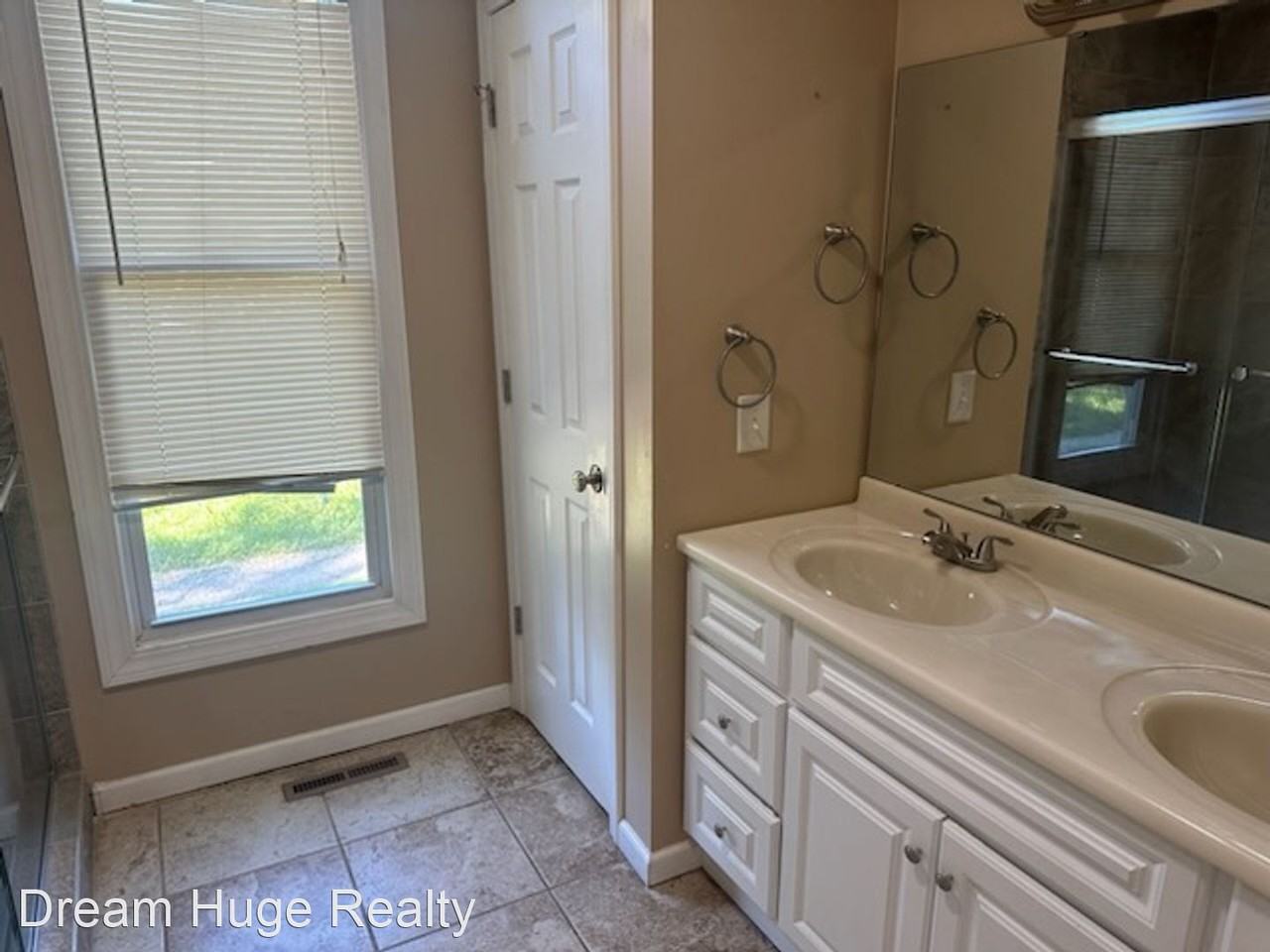 40 S Gamble St - Photo 2 of 4