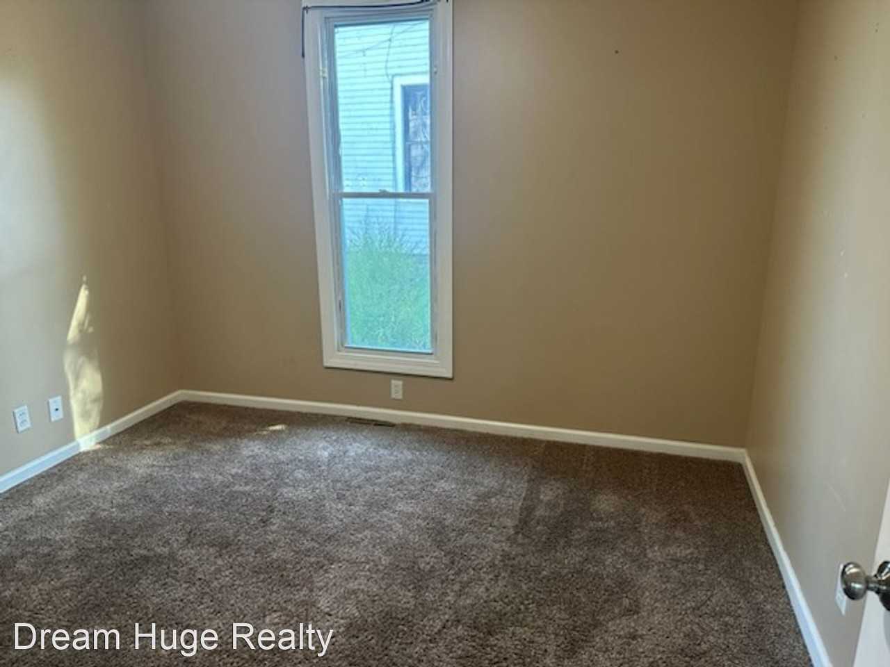 40 S Gamble St - Photo 3 of 4