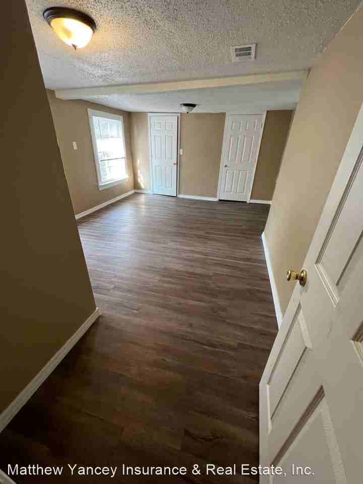 309 W Houston St - Photo 3 of 11