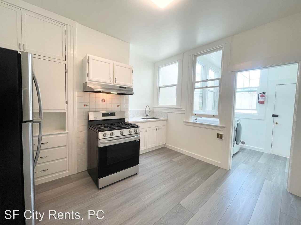 234 Collins St - Photo 2 of 21