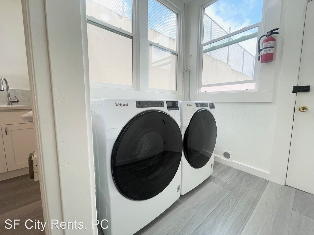 234 Collins St - Photo 3 of 21