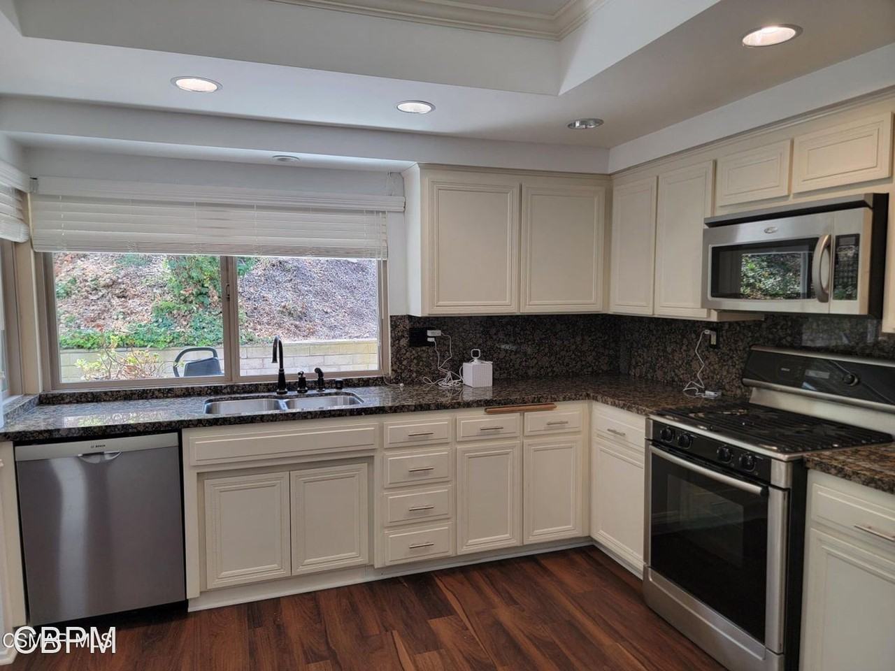 28910 Calabria Dr - Photo 3 of 35