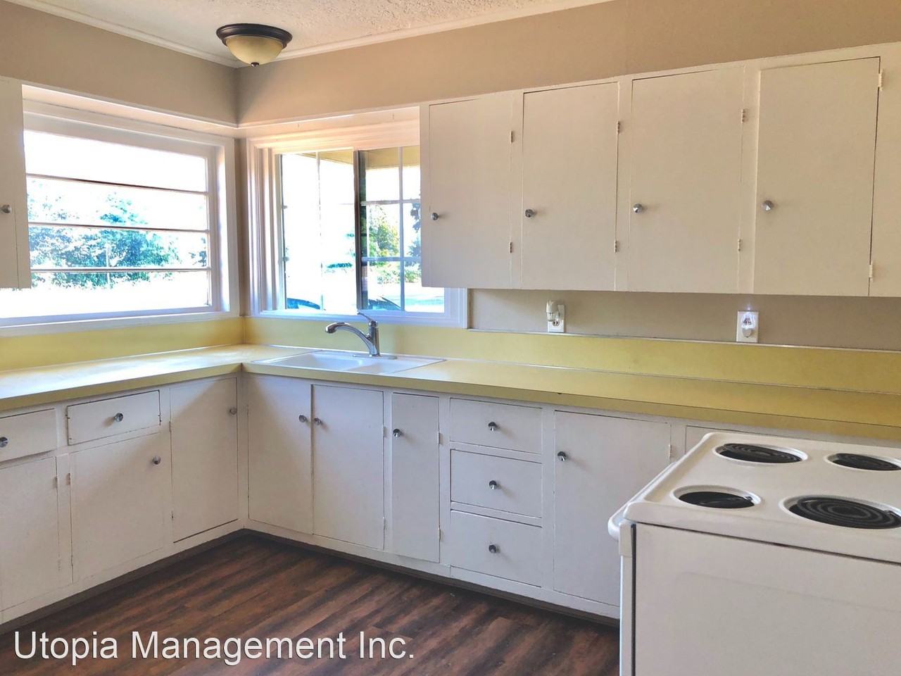 20904 Ne Halsey St - Photo 2 of 13