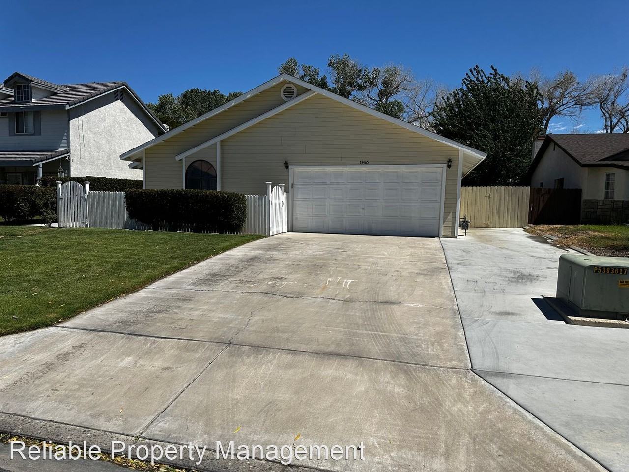13465 Driftwood Dr - Photo 2 of 35