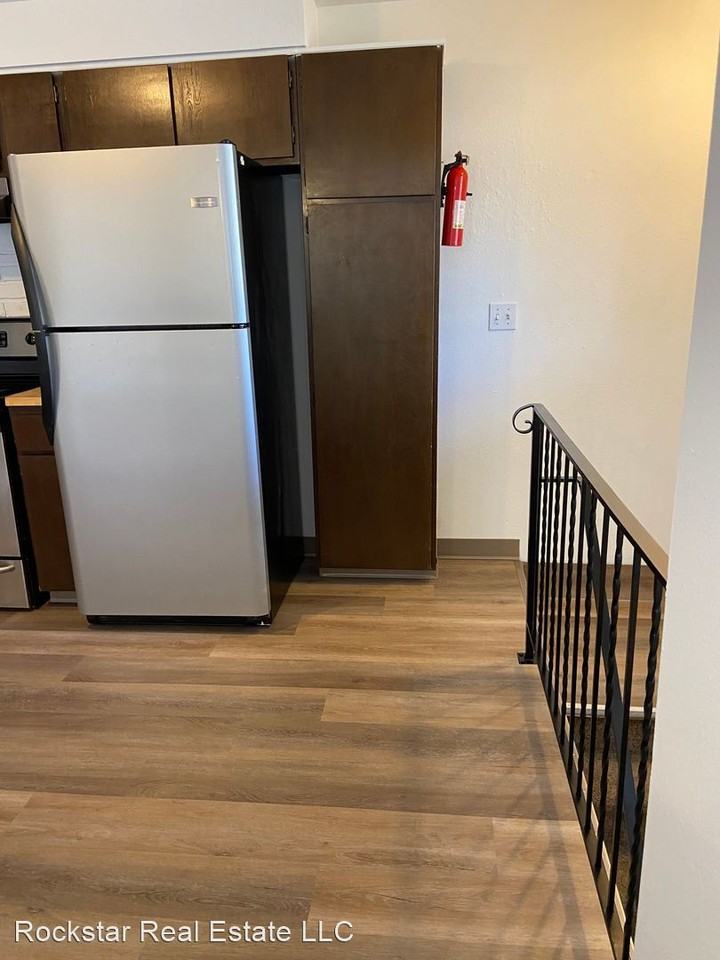 1307 N Vista Rd - Photo 3 of 22