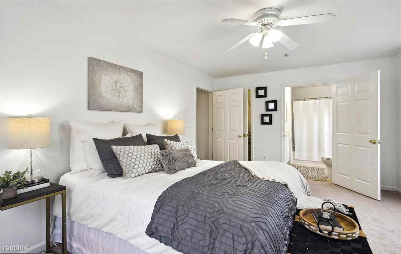 2161 Scotts Crossing Ct - Photo 3 of 8